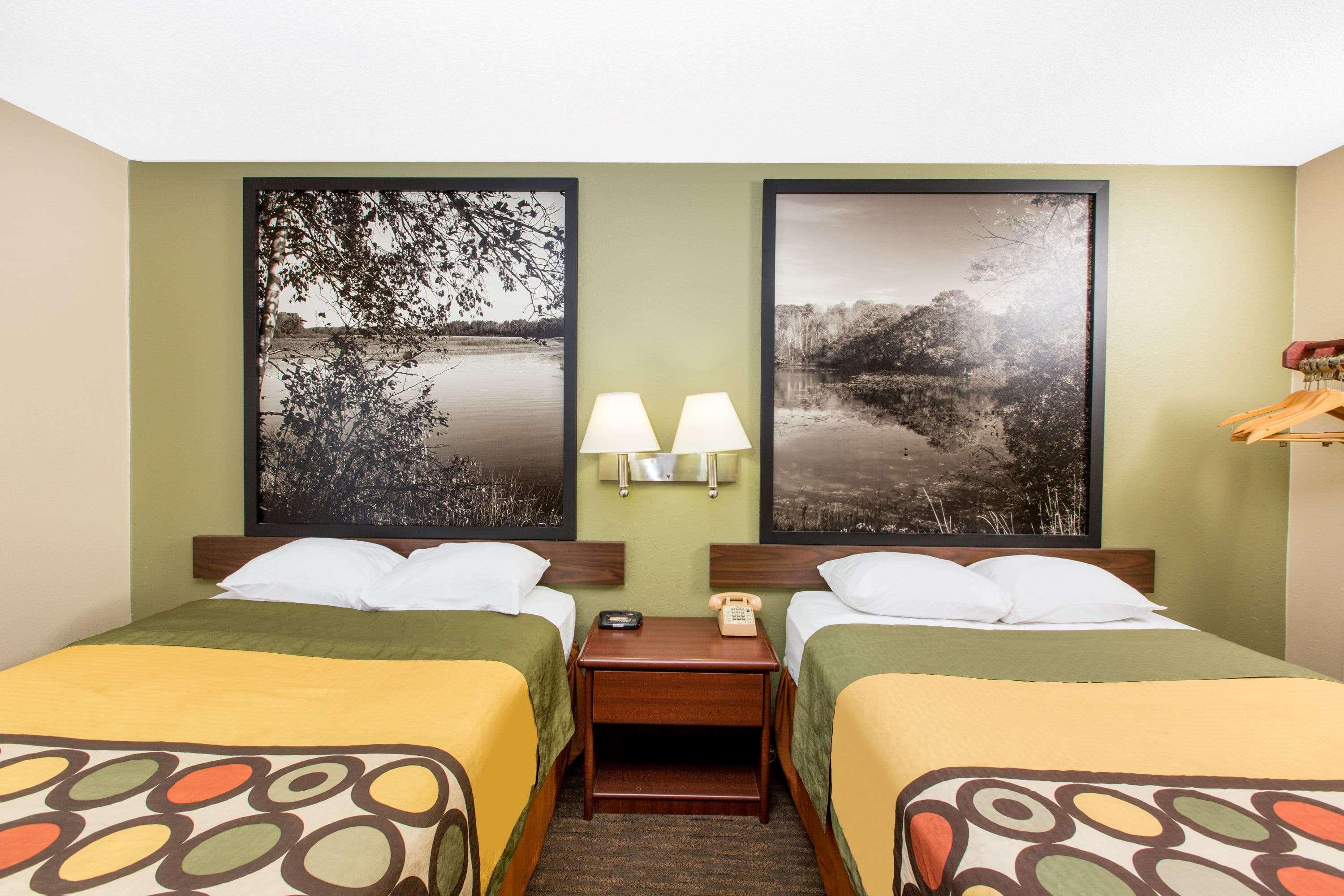 מלון Super 8 By Wyndham Fairmont מראה חיצוני תמונה
